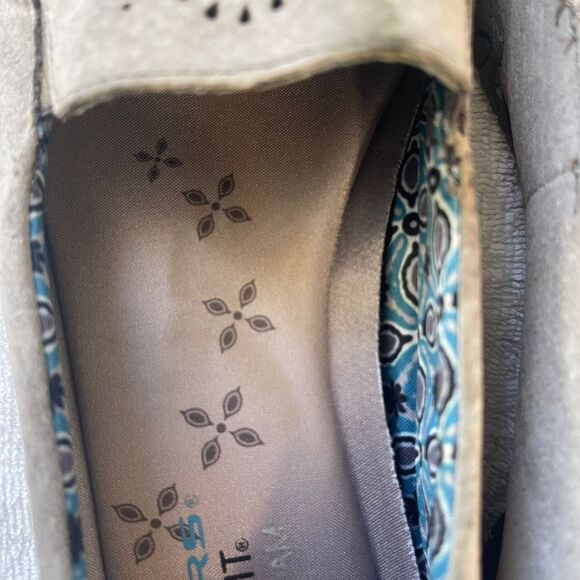 Skechers Women's Relaxed Fit Memory Foam Loafers Gray suede Shoe Size 9 - Picture 10 of 10